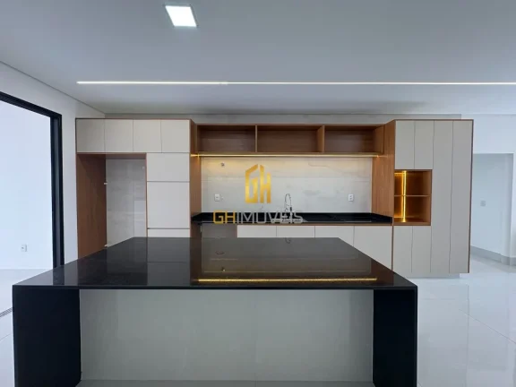 Imagem Casa com 3 quartos no Bairro Ilda, em terreno com 384m² com 207,2m² de área construída possui:- ...