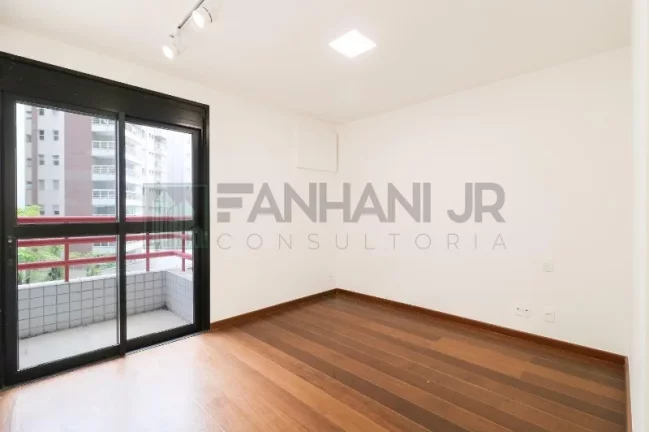 Imagem Apartamento de luxo para locação no Itaim Bibi, São Paulo-SP: 3 quartos, 3 suítes, 3 salas, 4 banheiros, 3 vagas e 172m².