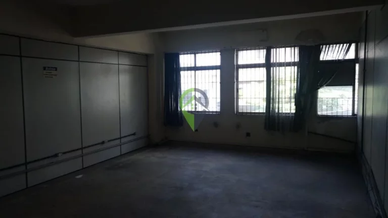 Imagem Prédio Comercial no Centro de Santos, com 2 amplos pavimentos para locação2º piso: Recepção, 6 salas, 4 banheiros. As opções de utilizações são enormes