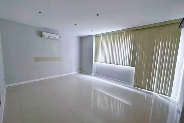 Imagem Casa de Condomínio com 6 Quartos para Alugar, 550 m² em Barra Da Tijuca - Rio De Janeiro