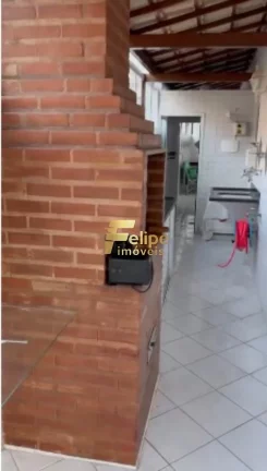 Imagem Que tal morar em um apartamento espaçoso, com 2 quartos, sendo 1 suíte, 2 salas, 2 banheiros e 80,00 m2 de área, além de uma vaga de garagem e área externa lateral?