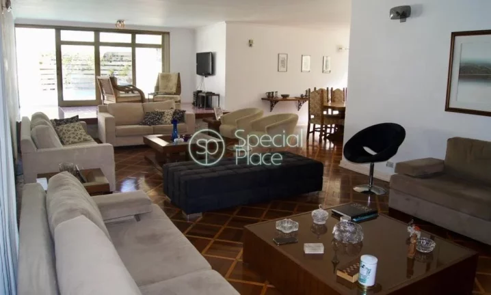 Imagem Excelente casa com 377m², face norte na melhor localização de Alto de Pinheiros. Amplo living com...