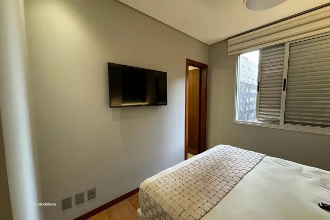 Imagem Este espaçoso apartamento de 95 metros quadrados está localizado no prestigiado bairro Funcionári...