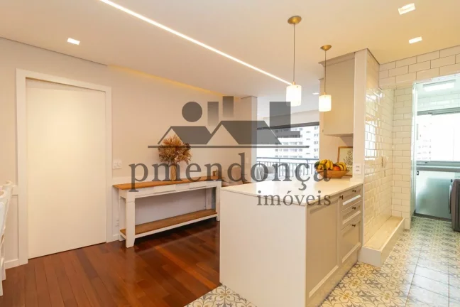 Imagem Apartamento em andar alto de 69m², moderno, finamente decorado com qualidade e de bom gosto. Com li...