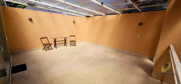 Casa de Luxo no Campo Belo: 6 Quartos, 5 Suítes, 10 Banheiros, 5 Vagas de Garagem e 504m² em São Paulo-SP