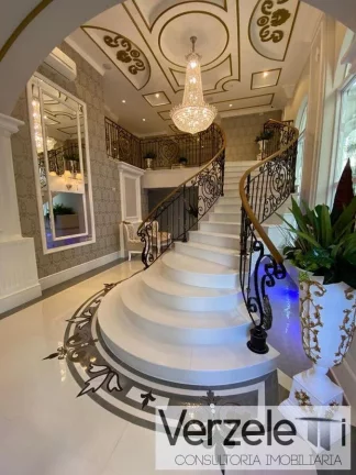 Imagem Apartamento 4 ou + dormitórios para Venda em Balneário Camboriú / SC no bairro Centro