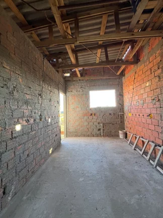 Imagem Casa à venda, com 2 quartos, 75m²