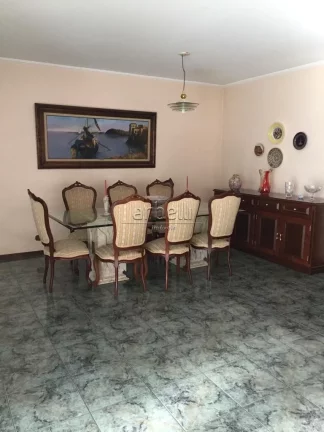 Imagem Sobrado com 341 MÂ². No andar superior temos 4 dormitÃ³rios sendo 2 suÃ­tes, banheiro social e espaÃ...