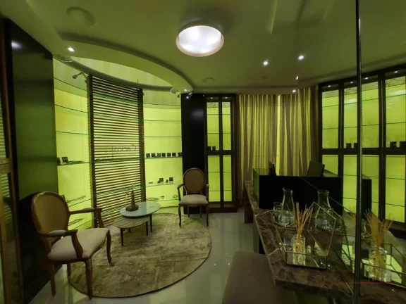 Imagem A loja localizada na Trompowisk, no centro de Florianópolis, é uma excelente opção comercial no ...