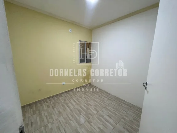 Imagem Casa em Moreno | 3 Quartos, 1 Suíte, 2 Salas, Garagem Coberta, Aceita Financiamento.