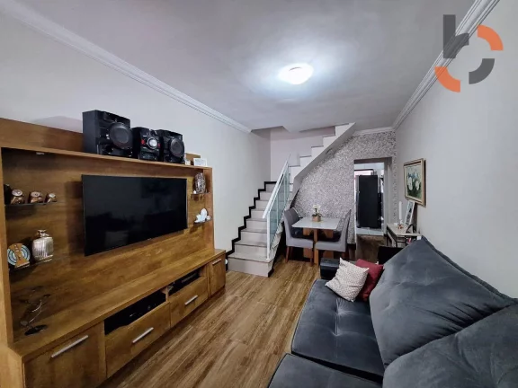 Casa Duplex 2 Quartos com Quintal e Churrasqueira no Ponto Chic - Ao Lado da Posse