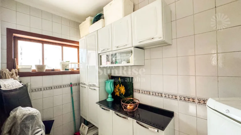 Imagem Casa a venda em Alphaville 11, 4 suítes, 4 vagas, recém reformada por R$3.500.000 Santana de Parnaíba/SP