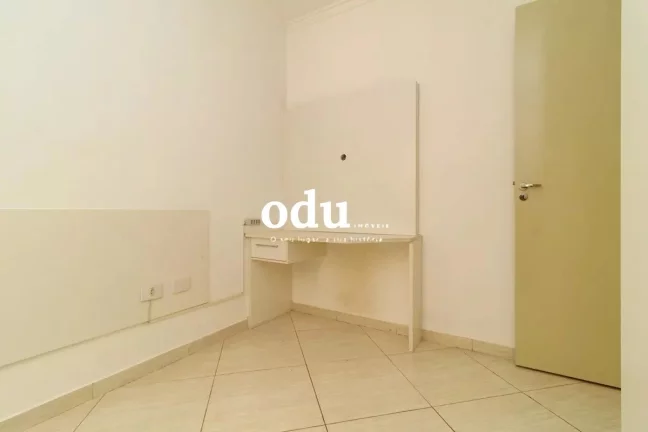 Imagem Um sobrado que une o conforto de uma casa com a praticidade e segurança de um condomínio. Com 100 ...