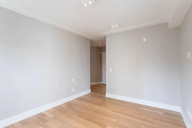 Imagem Apartamento 306M² Reformado, 4Q, 3 Suítes, 2 Salas, 3 Banheiros, 4 Vagas, Lavabo, Varanda, Piscina, Academia, Churrasqueira, Salão de Festas e Jogos.