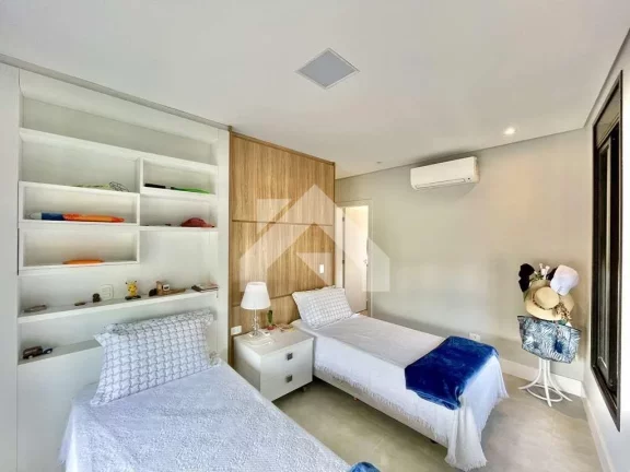 Imagem Casa de Condomínio em Granja Viana - Carapicuíba