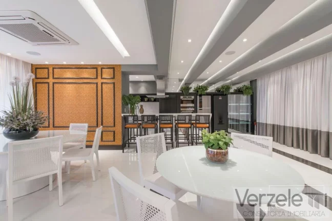 Imagem Apartamento 4 ou + dormitórios para Venda em Itapema / SC no bairro Meia Praia