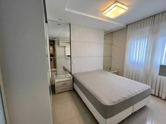 Imagem Apartamento mobiliado com 3 suítes e 2 vagas - Na Av. Central em Balneário Camboriú/SC