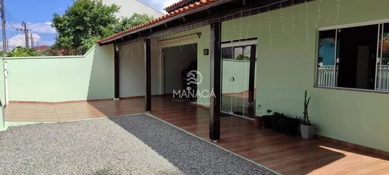 Imagem Casa 2 quartos 1 suíte, 600m da praia, garagem pra 2 carros no São Cristóvão
