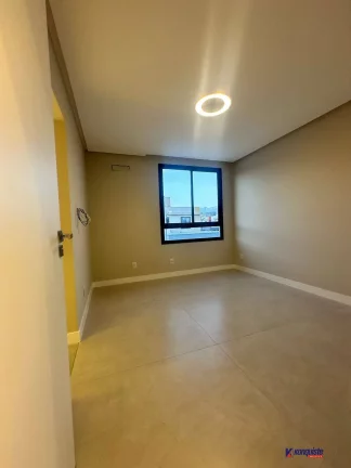 Imagem VENDO CASA 4/4 REFORMADA CONDOMÍNIO-SIM