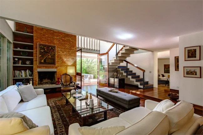 Imagem Casa à venda com 4 quartos, sendo 1 suíte, em Morumbi, São Paulo - SP