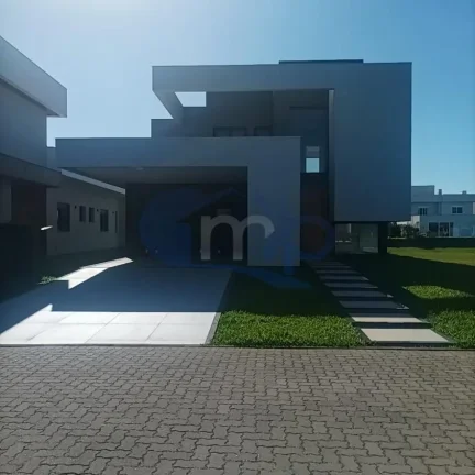 Casa á venda com 4 suítes no Engenho Velho em Torres/RS