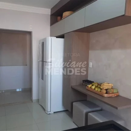 Imagem Lindo Apartamento com 108 m² no Edifício Athenas