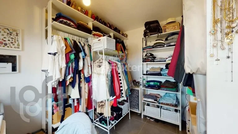 Imagem Apartamento 69M², 2Q, 1 Suíte, 2 Banheiros, 1 Vaga, Varanda, Piscina, Churrasqueira, Piscina Aquecida, Salão de Festas e Jogos, Gerador, Playground.