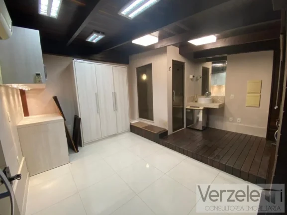 Imagem Apartamento 4 ou + dormitórios para Venda em Itapema / SC no bairro Meia Praia