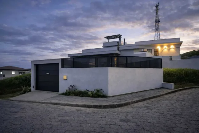Imagem Casa com 2 dormitórios sendo 1 suíte e 1 vaga de garagem em Gov Celso Ramos/SC