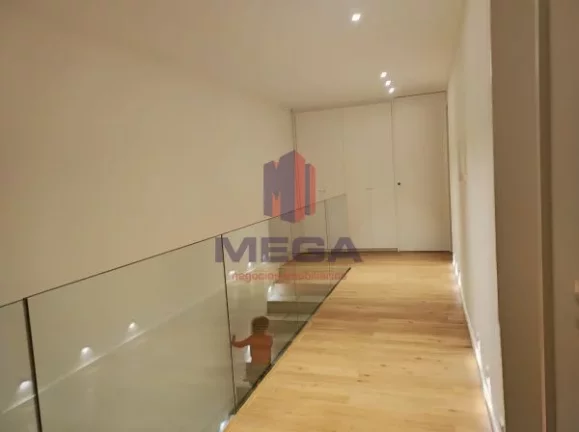 Imagem Mega vende uma magnifica casa duplex no condomínio de luxo Riviera Park