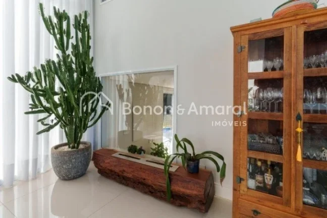 Imagem Casa à venda em Valinhos /Condomínio Moinho dos Ventos.

Se você busca qualidade de vida em grand...