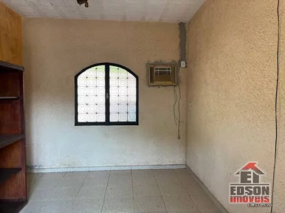 Imagem Casa Tipo Sítio em Itaocaia Valley, com Piscina e 2 anexos.