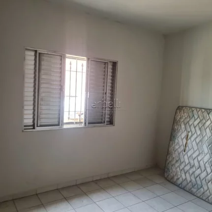 Imagem Esta espaçosa casa de 381 metros quadrados é ideal para uso residencial e comercial, situada em um...