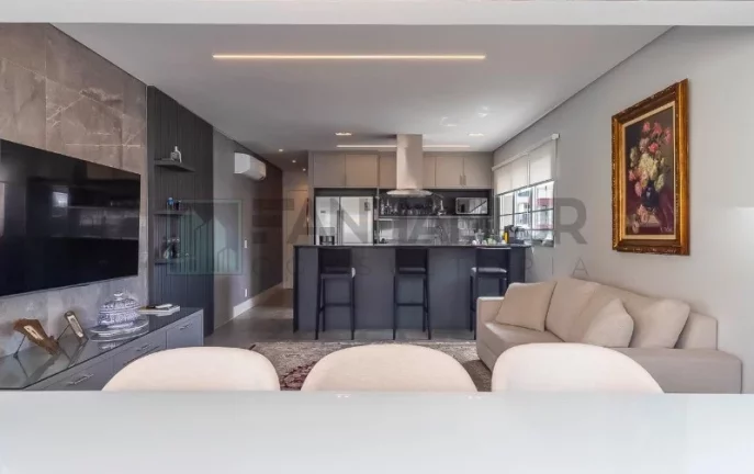 Imagem Venha se encantar com este apartamento deslumbrante, com projeto assinado pelo renomado escritório norueguês SPOL Architects, localizado nos prestigia