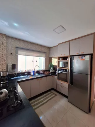 Imagem Casa com 2 dormitórios à venda, 115 m² por R$ 870.000,00 - Centro - Arujá/SP