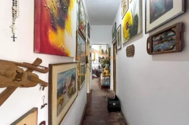 Imagem Apto 104m², 3 dormitórios aconchegantes com pisos em madeira, sendo 1 suíte com banheira, cozinha...
