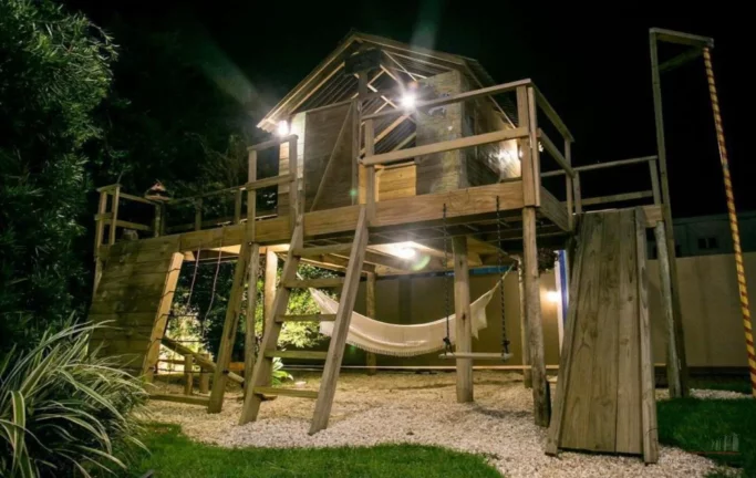 Imagem Localizada em um dos endereços mais nobres de Florianópolis, esta casa em Jurerê Internacional of...