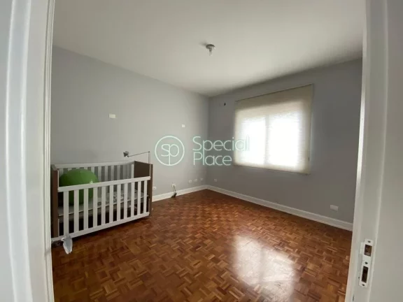 Imagem Excelente apartamento com 228m² no Jardim América. Inteiramente reformado, planta quadrada, pé di...