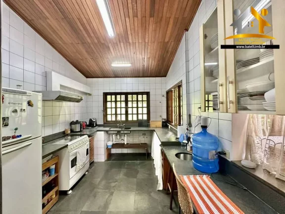 Imagem Casa à venda localizada no miolo da Granja Viana, em Cotia - SP | Batelli Imóveis