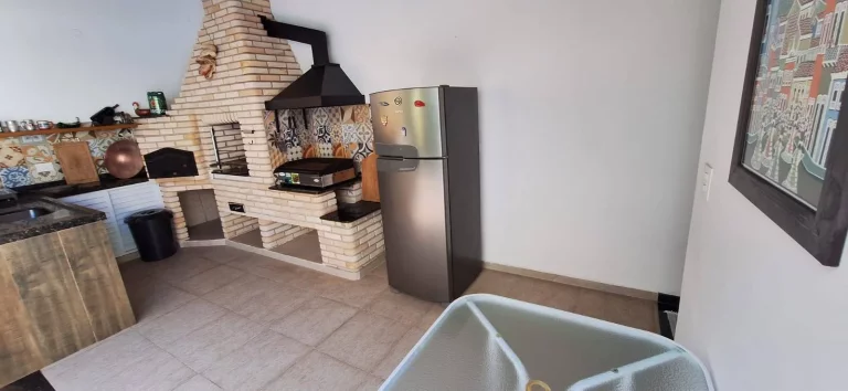 Imagem EXCELENTE IMOVEL, CASA COM 4 SUITES PISCINA E HIDROMASSAGEM, PERTO DA PRAIA