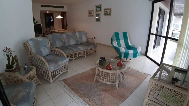 Imagem PITANGUEIRAS- UMA QUADRA DA PRA COM LINDA VISTA MAR , 02 VAGAS DE GARAGEM , MARAVILHOSA A´REA DE LAZER.