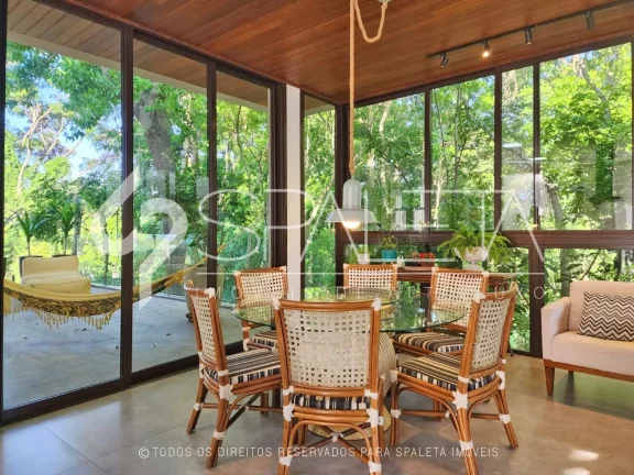 Linda residência com vista para a mata à venda no condomínio Terras de Santa Teresa localizado entre Itupeva e Vinhedo