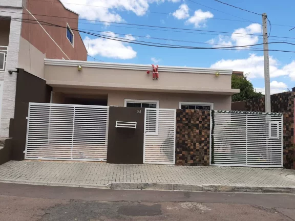 Imagem Terreno com Linda Casa não Averbada no Pinheirinho