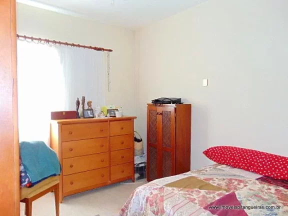 Imagem Tombo - Pertinho do mar - 78 m² úteis - Garagem - Condomínio baixo.