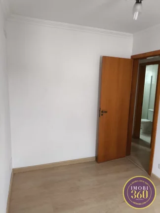 Imagem Condomínio fechado com 02 dormitórios e 01 suíte com 02 vaga de garagem