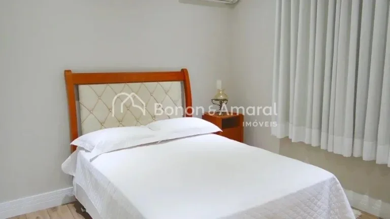 Imagem Espaçosa casa com área construída de 343 m². A residência possui living para vários ambientes,...