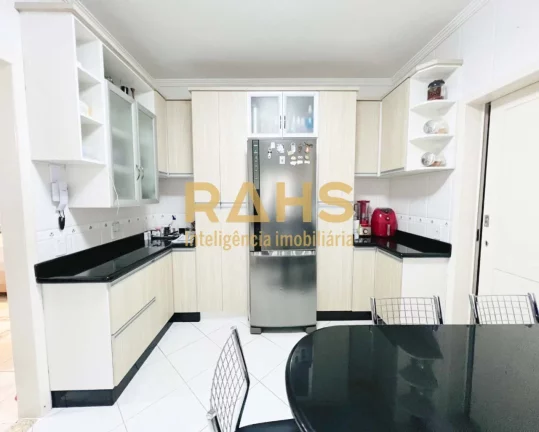 Imagem Sobrado Averbado com mais de 266m² em terreno de 408,27 m², sendo 1 suíte master e mais 3 quartos...