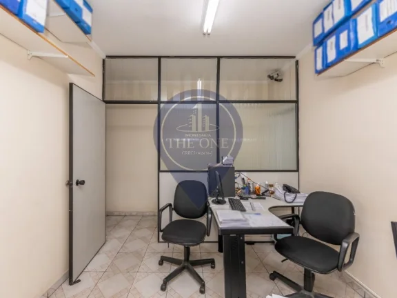 Imagem Casa Comercial à Venda em São Paulo - Bairro Saúde: 2 Salas, 6 Banheiros, 2 Vagas de Garagem, 400m² de Área.