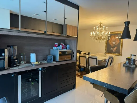 Imagem Apartamento com 3 suítes, mobiliado, no condomínio frente mar mais completo no bairro Gravatá em Navegantes a venda com a Imobiliária Adriano Carpes.