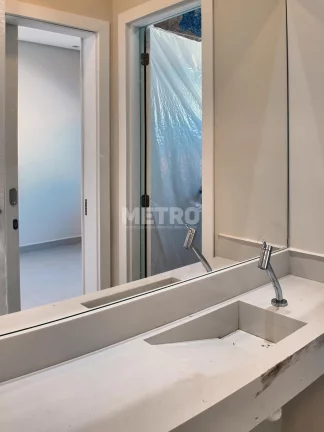 Imagem Casa com 4 suítes, Piscina à venda, no condomínio Eco Spa.